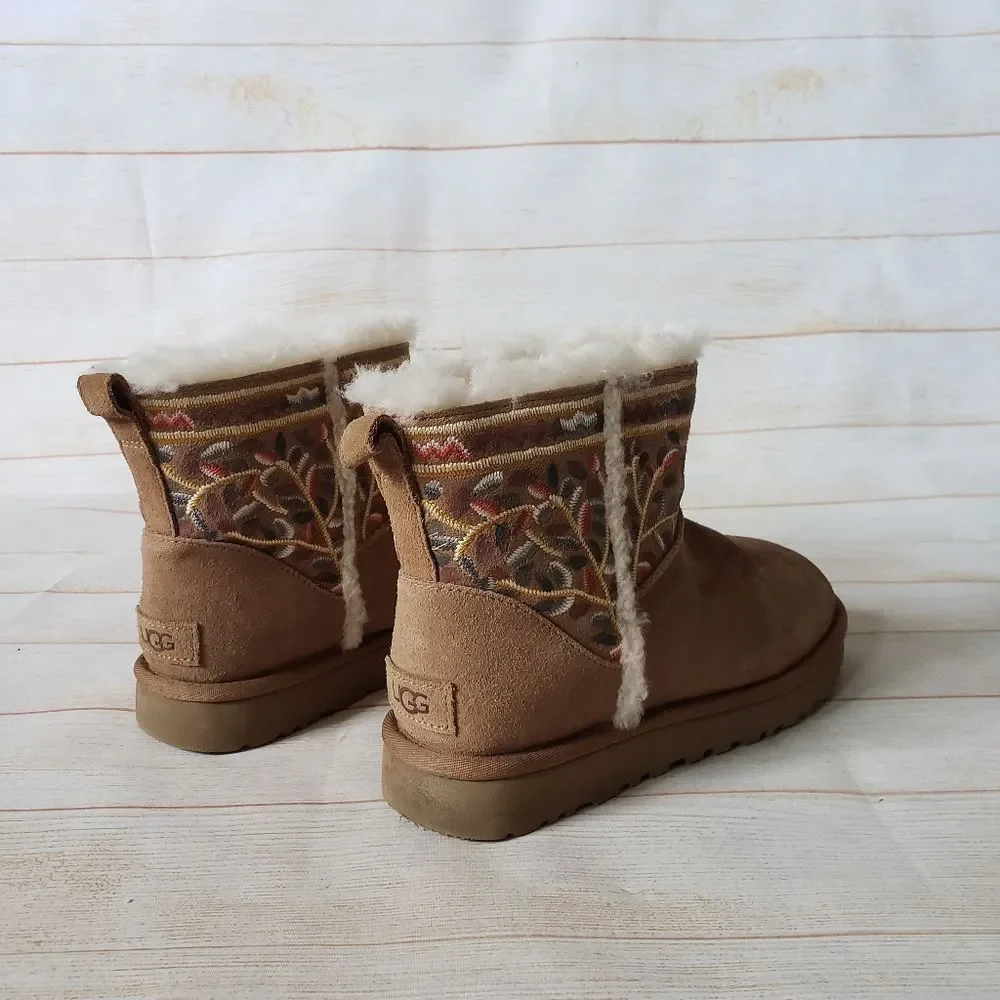 UGG Classic Beauty Mini Suede Embroidered Sheepskin Wool Winter Bootie Size 9